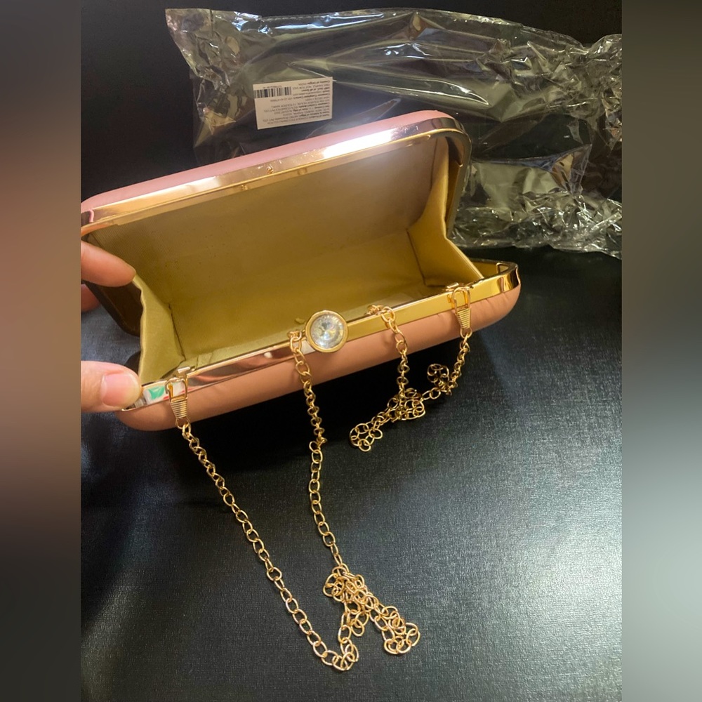 Clinique box shaped clutch bag with chain - Picture 1 of 4